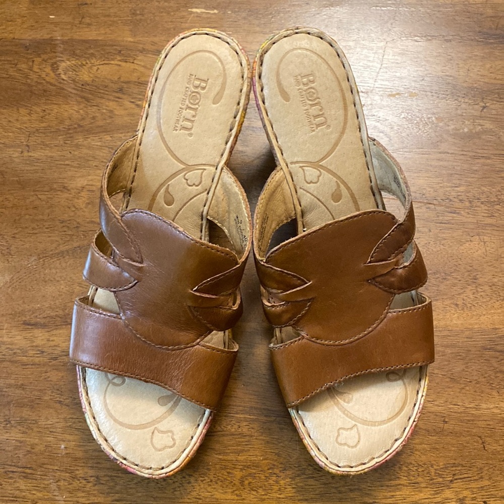 Women’s Born Wedge shoes, new without tags